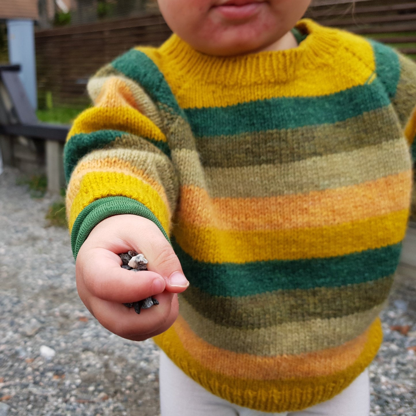 Gøyal stripegenser strikkeoppskrift
