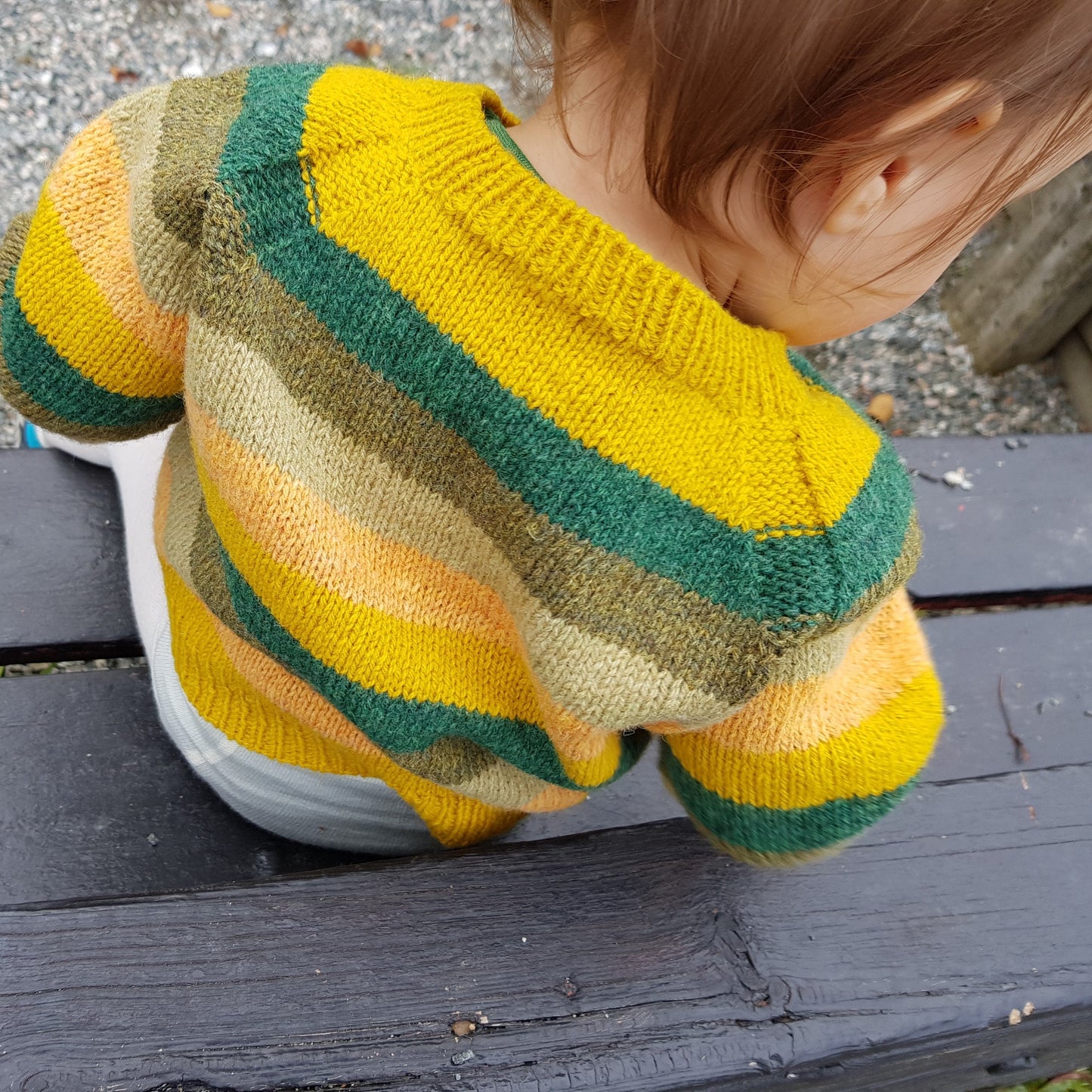 Gøyal stripegenser strikkeoppskrift