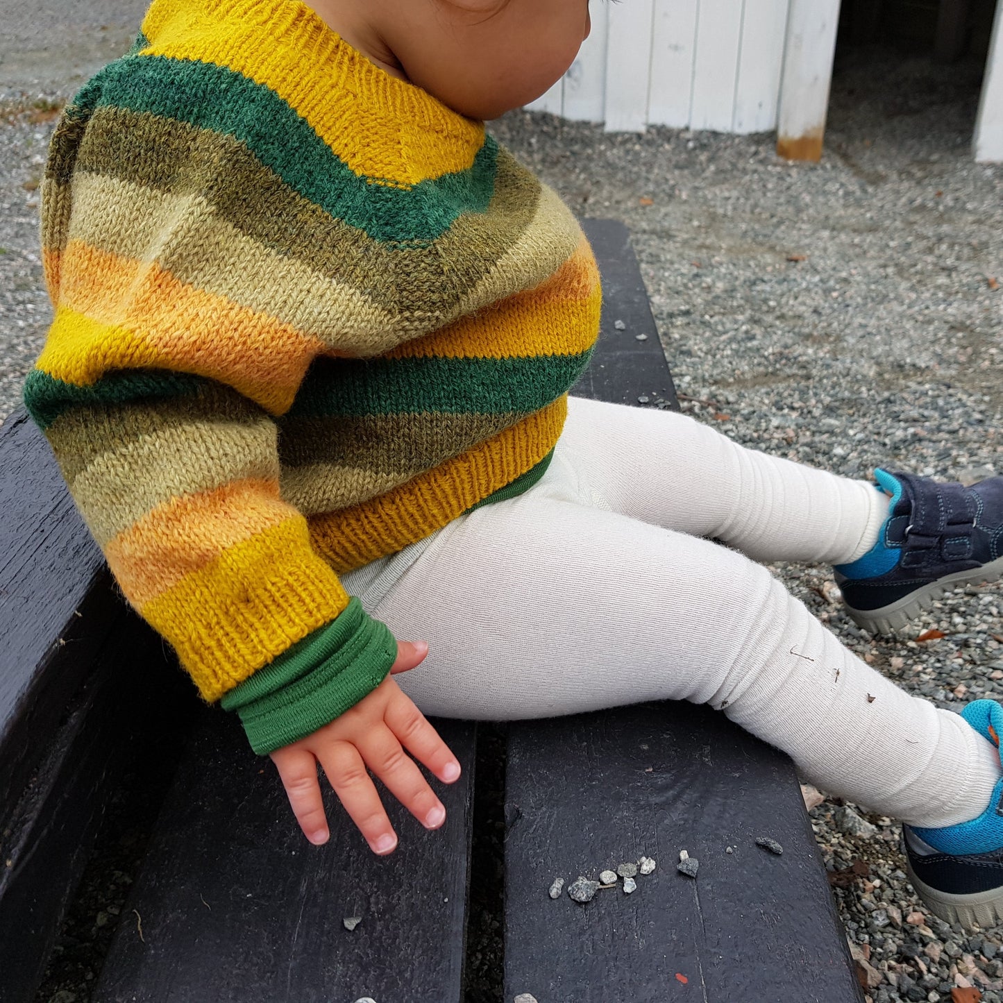 Gøyal stripegenser strikkeoppskrift