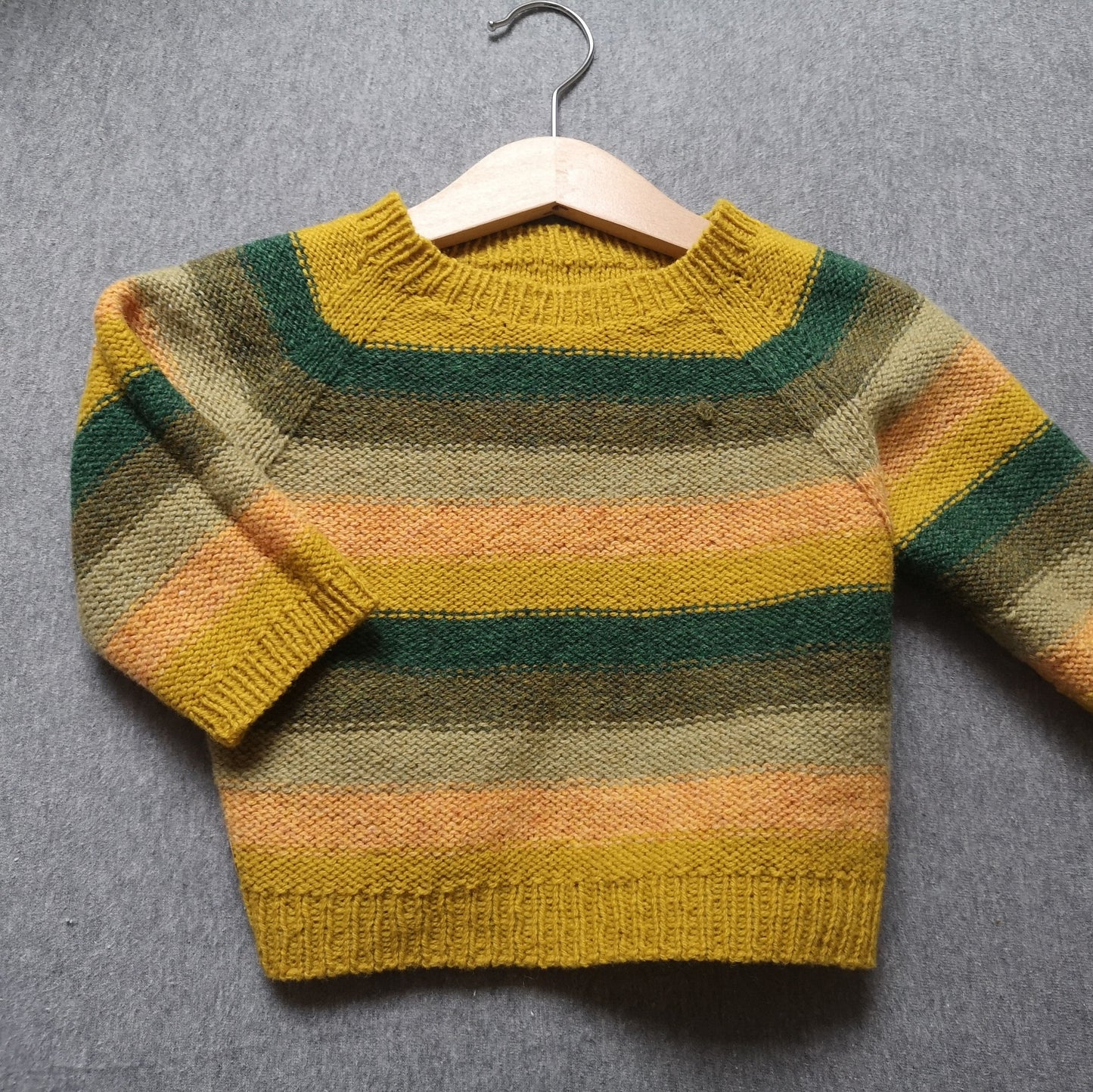 Gøyal stripegenser strikkeoppskrift