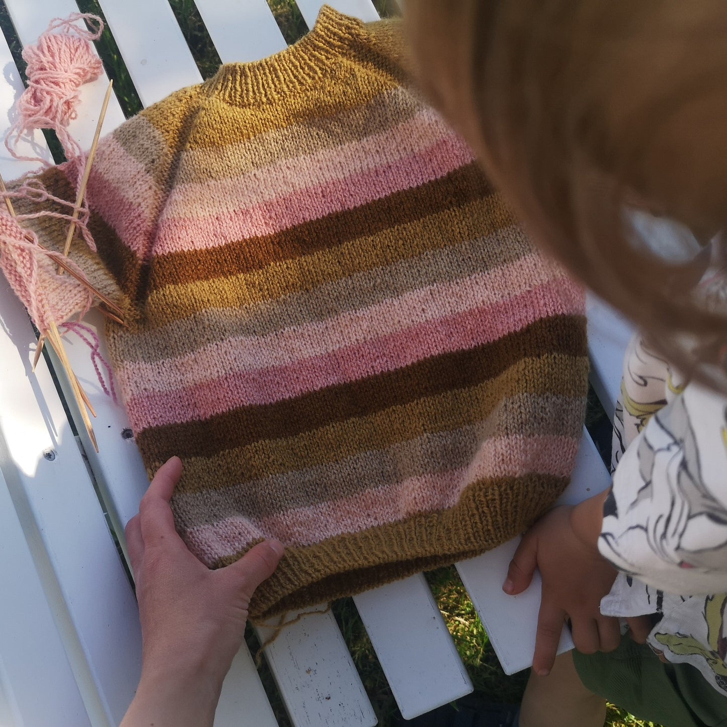 Gøyal stripegenser strikkeoppskrift
