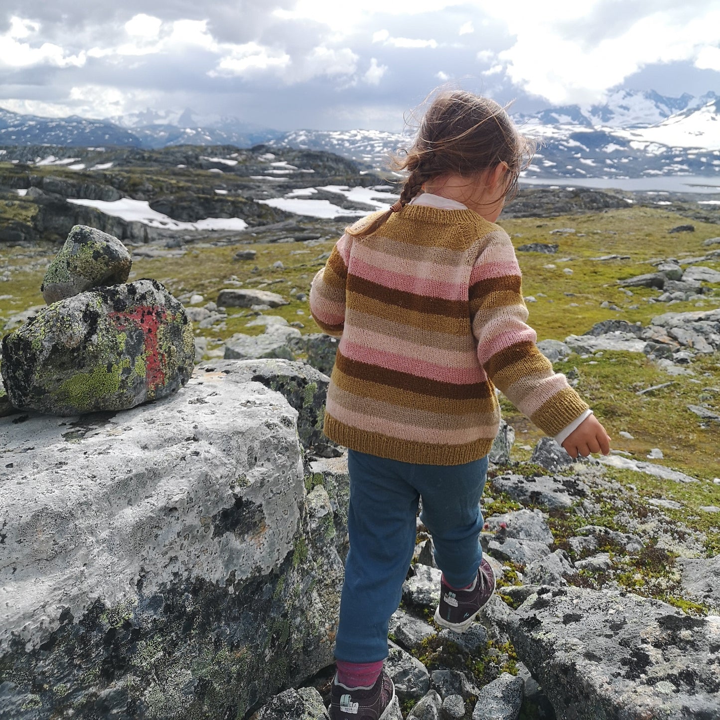 Gøyal stripegenser strikkeoppskrift